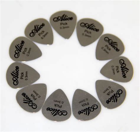 100pcs Standard Heart Shape Heavy 0.3mm Guitar Picks Stainless Steel ...