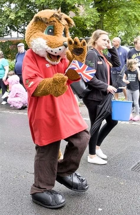 Crowthorne Carnival Is Best Of British Berkshire Live