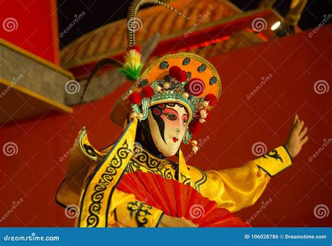 Sichuan Opera, the Changing Face of Sichuan Opera. Chinese Dance Face ...