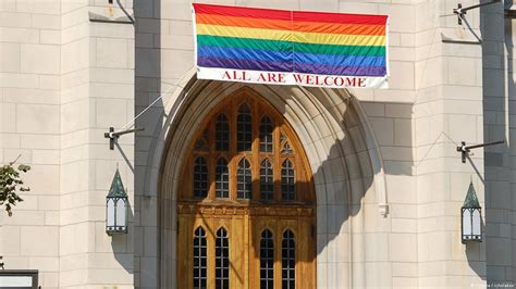 German Catholic churches to bless same-sex couples – DW – 05/09/2021