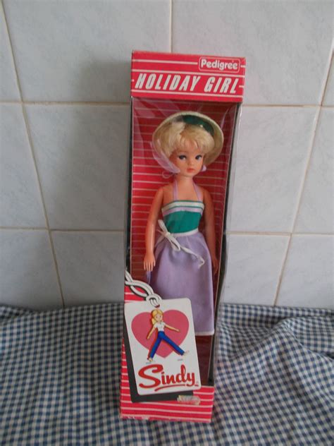 Pedigree Sindy Holiday Girl 26 99 4 1 Sindy Doll Barbie Fur Wrap