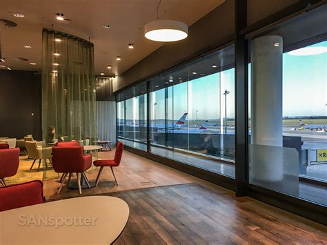 Austrian Airlines Business Class Lounge, Vienna Airport – SANspotter