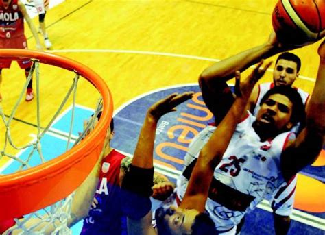 L Unieuro Rescinde Il Contratto Con Blackshear