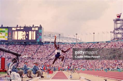 Carl Lewis Long Jump Photos and Premium High Res Pictures - Getty Images