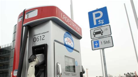 Ladesäulen für E Autos Wer darf wie lange parken