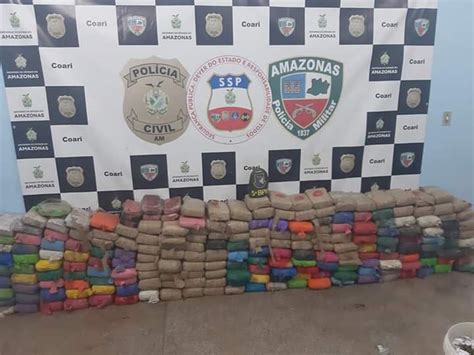 Pol Cia Apreende Quilos De Drogas E Armamentos Escondidos Em S Tio