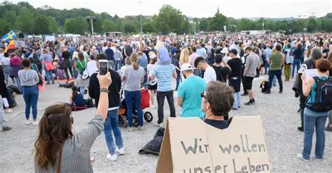 Proteste Gegen Corona Beschr Nkungen In Rheinland Pfalz Pfalz Ticker