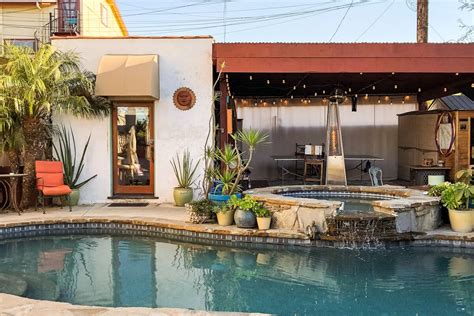 Airbnb Venice Beach: 8 Gorgeous Airbnbs in Venice Beach