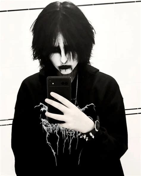 corpse paint | Cool makeup looks, Goth boy makeup, Gothic makeup