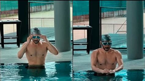 Mahesh Babu Shirtless Flaunted Six Pack Abs In Swimming Pool Photos Get