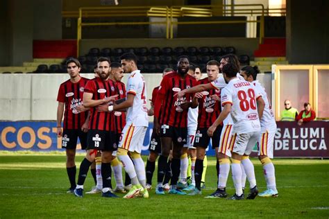 Serie C Foggia Catanzaro Probabili Formazioni E Dove Vederla