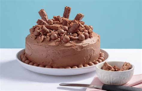 Chocolate Fudge Birthday Cake