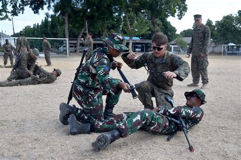 Sigap Dan Cepat Marinir Tni Al Dan Usmc Latihan Evakuasi Medis Udara