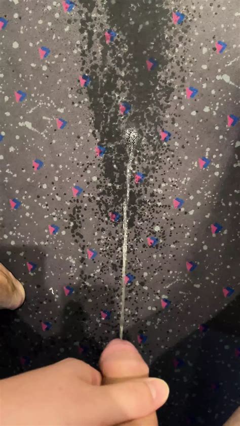 Pissing All Over The Carpet Gay Amateur Porn Feat BigCumSwe XHamster