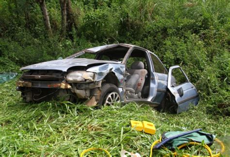 Caco Da Rosa Motorista Capota Ve Culo Ao Tentar Ultrapassagem Na Br