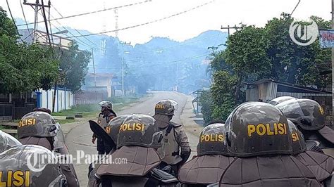 Orasi Menit Tolak Dob Dan Otsus Di Waena Papua Massa Dibubarkan