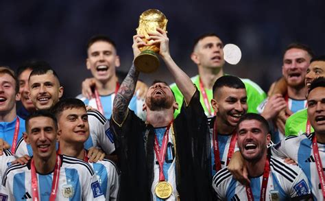 Messi Carga La Copa Del Mundo En Qatar Telediario M Xico