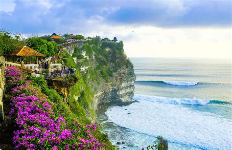 Wisata Favorit Di Bali 10 Tempat Wisata Di Bali Yang Wajib Dikunjungi Bookingtogo