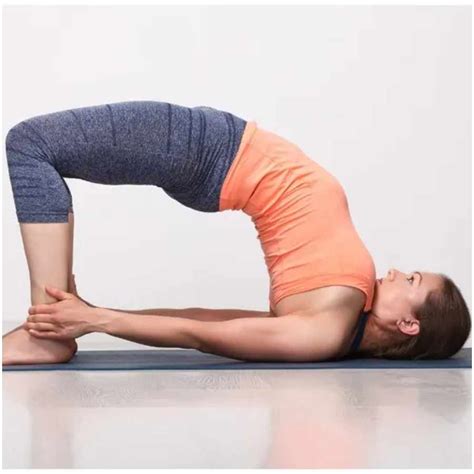 Yoga Poses मानसिक तनाव को कम करने के लिए नियमित रूप से करें ये 4