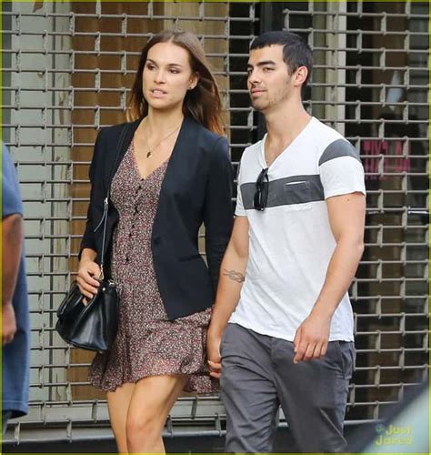 Joe Jonas Girlfriend List Everyone The Jo Bro Has Dated