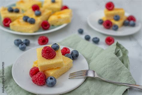 sweet home made vanilla pudding pie with berries Stock Photo | Adobe Stock