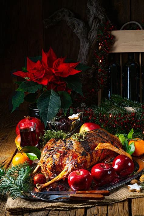 Tender & Juicy Christmas Goose with Crispy Skin Stock Image - Image of ...