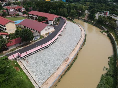 Majlis Penyerahan Projek Pembaikan Cerun Dan Kerja Kerja Berkaitan Di