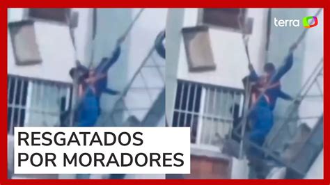 Trabalhadores Ficam Pendurados No Alto De Pr Dio Ap S Andaime Despencar