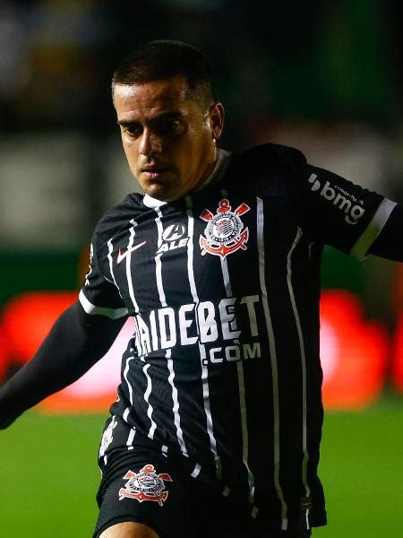 Corinthians Encaminha Renovação De Contrato Com Fagner Até 2026