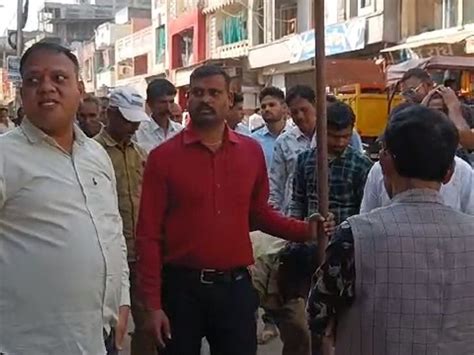 Napa Took Action On Mg Road नपा ने एमजी रोड पर की कार्रवाई अतिक्रमण