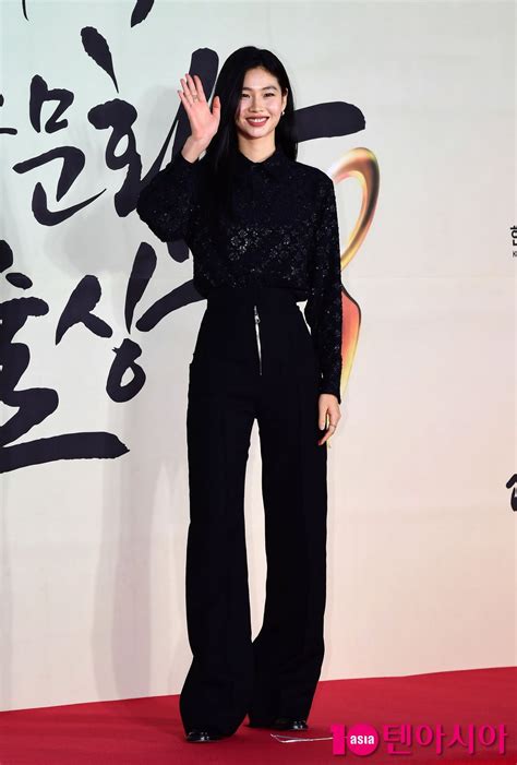 Model And Actress Jung Ho Yeon Squid Game Kang Sae Byeok Is Honored