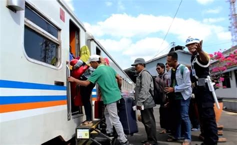 Pemudik Dengan Kereta Api Meningkat Radar Kediri