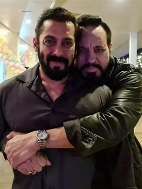 Salman Khans Bodyguard Shera Imitates Actor