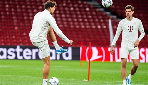 Latihan Bayern Munchen Sebelum Tandang Ke Markas FC Copenhagen Foto