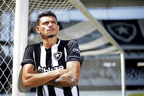 Tiquinho Soares Revela Estar Ansioso Para Estrear Pelo Botafogo Mh