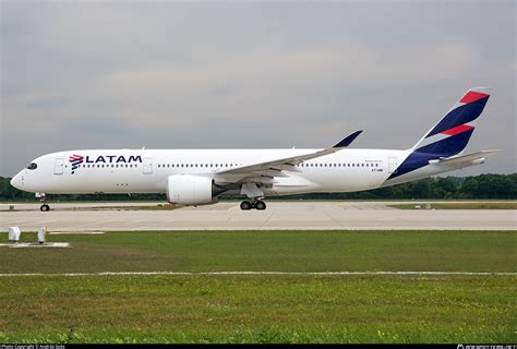 A7 AMB Qatar Airways Airbus A350 941 Photo by András Soós ID 803291