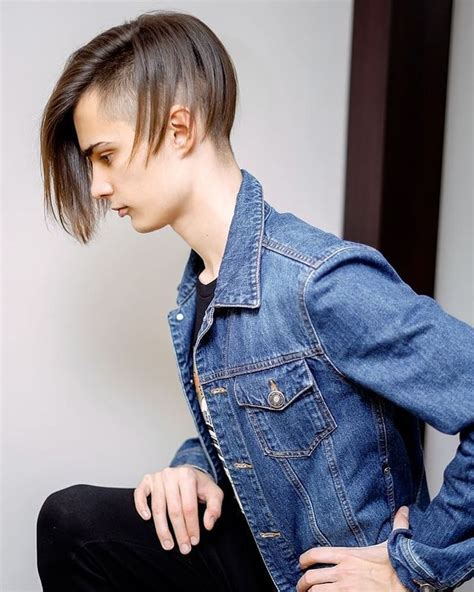 Trendy Men's Haircuts: Fade, Undercut, Pompadour