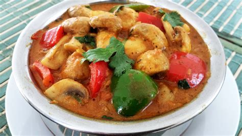 Kadhai Mushroom Restaurant Style Mushroom Curry Youtube