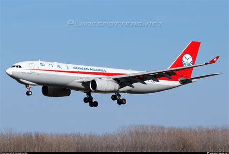 B 308Q Sichuan Airlines Airbus A330 243F Photo by Dominik Csordás ID