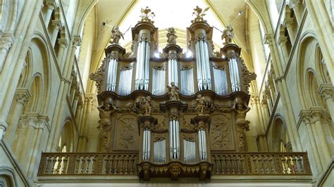 orgue de tribune église abbatiale Notre Dame Mouzon Ardennes