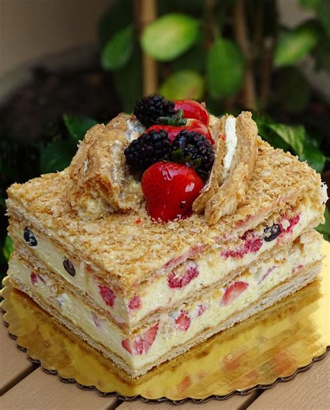 Fruit Napoleon Cake Mia S Bakery Times Square