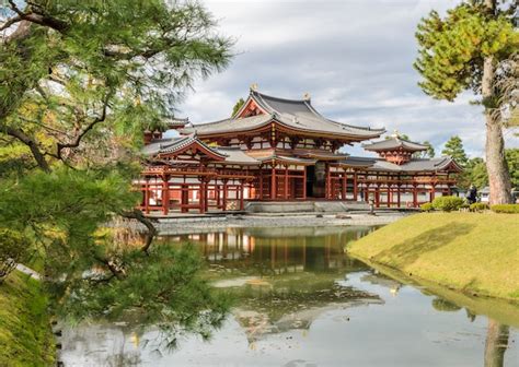 El Templo Byodo In Phoenix Hall Es Un Templo Budista En Uji