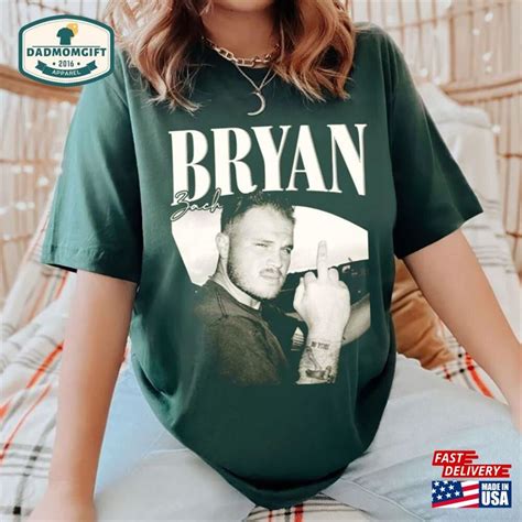 Zach Bryan Middle Finger Retro Shirt The Quittin Time Tour 2024 T Shirt