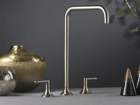 Diametro Elegance Countertop Washbasin Tap By Ritmonio