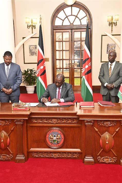 PHOTOS Ruto Assents To Two Bills In State House