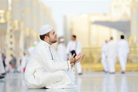 ACCORHOTELS Makkah - Man-Praying-Hajj