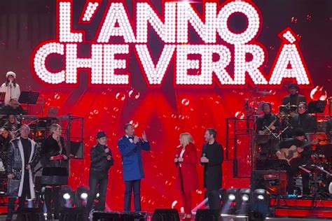 Capodanno 2023 In Tv Su Rai 1 E Canale 5 Ospiti Cantanti E Scaletta