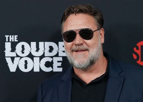 Russell Crowe D Fend Le Master And Commander Contre Un D Tracteur En