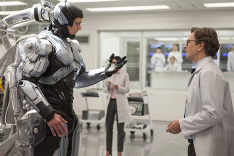 Thoughtful ‘RoboCop’ surpasses original