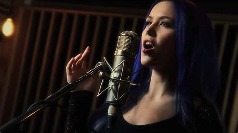 Alissa White Gluz Vocalista De Arch Enemy Lanza El Videoclip De Su